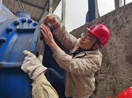 【我为群众办实事】检修显担当 支援见真情