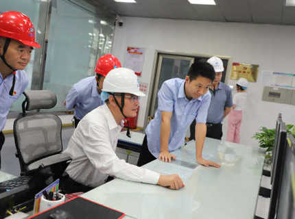 公司领导在江垭和皂市电站带班检查防汛工作