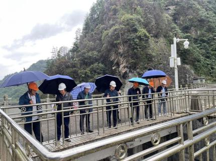 徐磊带队到公司基层单位开展节前安全生产检查暨企业内部监管调研