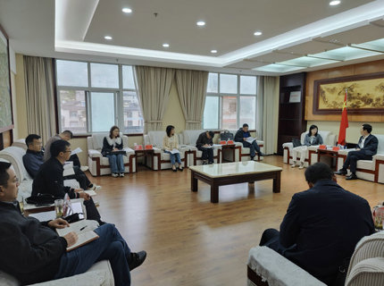 陈印辉带队到鹤峰县调研